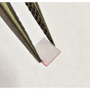 Diamant rose CVD dopé à l'azote, cultivé en laboratoire, en forme de plaque carrée, excellente taille, matériau de diamant rose CVD de qualité supérieure - Product Image 4