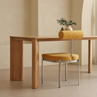 Table à manger en bois massif de style nordique simple avec pieds en bois grossier, table à manger en bois massif pour 4, 6 ou 8 personnes, table et chaises en bois massif
