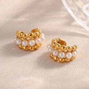 Boucles d'oreilles tendance pour femmes en or 18 carats avec imitation de perles, style européen et américain, nouvelles boucles d'oreilles géométriques simples en acier inoxydable pour cadeau - Product Image 3