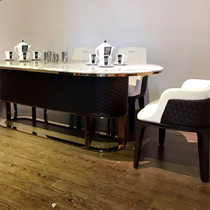 Ensemble de table à manger en marbre de design italien de luxe, 8 places, avec pieds en métal - Product Image 4