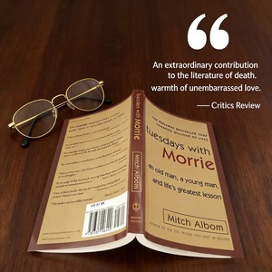 Martedì con Morrie di Mitch Albom. <span class=keywords><strong>Libro</strong></span> Spirituale Ispirazionale che Condivida Preziosa Saggezza sulla Vita - Product Image 2