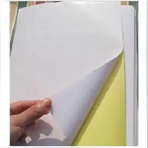 Papel adhesivo brillante de fábrica, papel adhesivo con abertura trasera y sin abertura de 70x100 cm en hoja, autoadhesivo brillante, revestimiento fundido