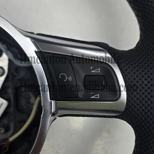 Volant de direction en cuir perforé personnalisé, neuf et best-seller, avec bande supérieure pour Audi TT - Product Image 2