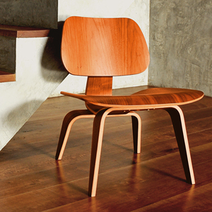 Chaise en bois massif - Product Image 1