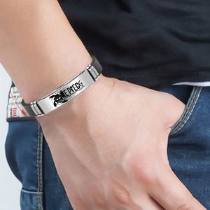 Bracelet en acier inoxydable et silicone ajustable One Piece Luffy Zoro, chapeau de paille, pirates, bijoux cosplay - Product Image 3