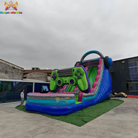 Toboggan aquatique gonflable en PVC à double canal sur le thème des manettes de jeu pour enfants et adultes, idéal pour l'école, le commerce et les jardins