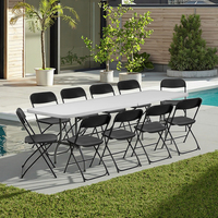 Table pliable HDPE blanche de 6 pieds, salle à manger extérieure portable et légère pour hôtels, parc, cour, extérieurs en métal et fer