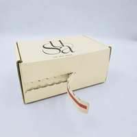 Boîte d'expédition auto-adhésive en carton ondulé recyclable FSC personnalisée pour le commerce électronique, avec bande de déchirement, pour cosmétiques