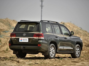 Toyota <span class=keywords><strong>Land</strong></span> <span class=keywords><strong>Cruiser</strong></span> 4000 GX-R 6AT Todoterreno Usado Verificado en China, Gran Lote en Stock para Importadores de Vehículos en Rusia y África - Product Image 4