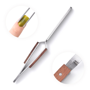 ที่หนีบเล็บสแตนเลสพร้อมด้ามไม้ สำหรับต่อเล็บอะคริลิค ยูวีเจล และทำเล็บ - Product Image 2