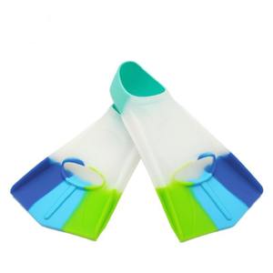 Aletas de natación rosas antideslizantes para entrenamiento profesional de buena calidad, diseño de aleta ancha, aletas de <span class=keywords><strong>drenaje</strong></span> eficientes de <span class=keywords><strong>silicona</strong></span> para natación - Product Image 6