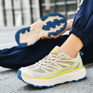 Chaussures de course pour hommes OEM&ODM avec amorti et ressorts, respirantes, antidérapantes, pour la course en plein air, baskets tendance en maille - Product Image 4