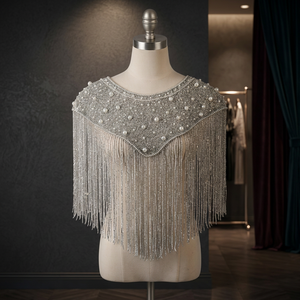 Collier Capelet Frangé Perlé Argenté, Accessoire de Mode de Luxe pour Soirée - Product Image 2