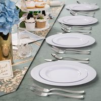 100 Assiettes en plastique blanches - Assiettes jetables robustes pour Noël/Pâques/Fêtes/Mariages - Saturent 50 invités 10,25 pouces et 7,5 pouces