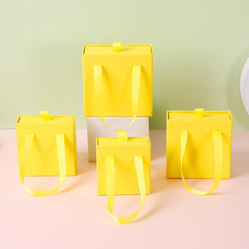 สีเหลือง