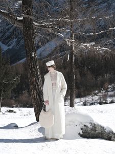 Falda Larga Elegante para Mujer, Nueva Falda Columna con Cintura Fruncida, 400 gramos, Estilo Minimalista, 105cm, Blanca y Negra - Product Image 3