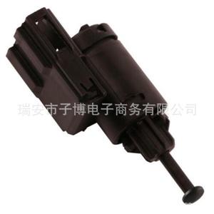 สวิตช์ไฟเบรก 1J0945511A สำหรับรถยนต์โฟล์คสวาเก้น สโกด้าอะไหล่ทดแทน - Product Image 3