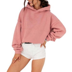 เสื้อครอปฮู้ดดี้ผู้หญิงสั่งทำโลโก้ขายส่ง สีชมพู สไตล์สตรีทแวร์ ผ้าฟลีซ เสื้อครอปฮู้ดดี้สำหรับผู้หญิง - Product Image 1