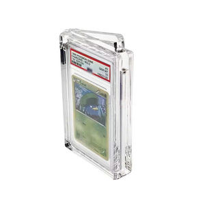 Vente <span class=keywords><strong>en</strong></span> gros UMI NK426 Support de présentation protecteur magnétique <span class=keywords><strong>en</strong></span> acrylique transparent compatible avec les boîtes de rangement pour cartes gradées et les boosters Pokémon - Product Image 1