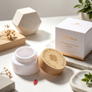 Pots cosmétiques rechargeables écologiques OEM 5G-100G avec couvercles en bambou et en bois pour emballages de soins de la peau haut de gamme - Product Image 1