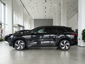 Buen Precio para el Audi Q5 50 E-tron Quattro 2025, Edición Tipo Brocado Brillante con Techo Panorámico, SUV Mediano-Grande - Product Image 4