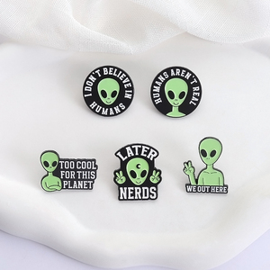 No creo en los humanos Esmalte Pin <span class=keywords><strong>ET</strong></span> Aliens Citas Demasiado fresco para este planeta Broches Solapa Insignia Joyería Regalos para amigos - Product Image 3