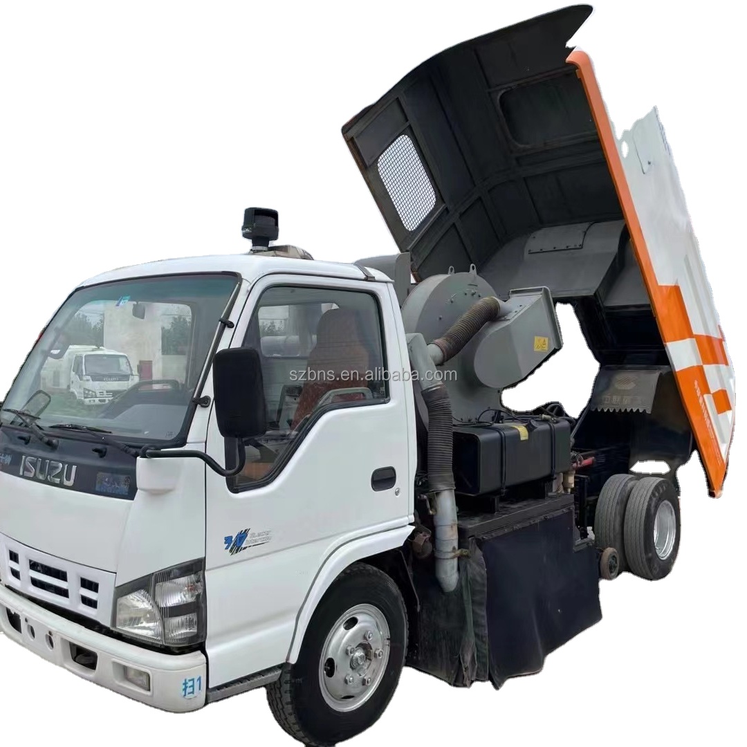 Подержанный пылесос Isuzus 4x2 3-5 кубических метров для подметания и уборочной машины с двигателем 4KH1