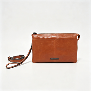 Sac bandoulière en cuir souple marron avec poche avant, sangle de poignet amovible et fermeture éclair, petit sac à main - Product Image 1