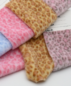 Estampado de pelo Alto y Bajo Estampado de leopardo de Marta Europea 5MM Juguetes Ropa Sombrero Tela de felpa - Product Image 1