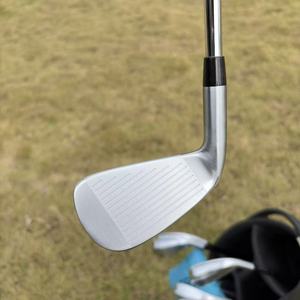 Producto en Oferta para Diestros # Juego <span class=keywords><strong>de</strong></span> 4 <span class=keywords><strong>Hierros</strong></span> <span class=keywords><strong>de</strong></span> <span class=keywords><strong>Golf</strong></span> Forjados con Varilla <span class=keywords><strong>de</strong></span> Acero Inoxidable, Flex S, Revestimiento PVD, Empuñadura <span class=keywords><strong>de</strong></span> Goma Impermeable - Product Image 2