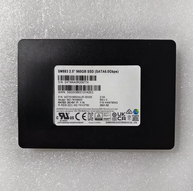 Enterprise Server Internal SSD SM883 960GB MZ7KH960HAJR SATA III Interface 540/520MB/s Read/Write MLC Flash Metal Shell