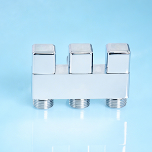 Válvula de Ángulo Cromada de Alta Calidad para Agua Fría y Caliente de 15mm, Tres Vías, Venta al por Mayor - Product Image 1