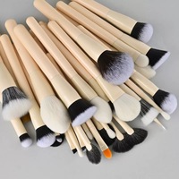 Set Kuas Makeup 30 Pcs Berkualitas Tinggi Profesional dengan Gagang Kayu Beige untuk Wajah dan Mata, Kuas Concealer Pipih, Dilengkapi Tas