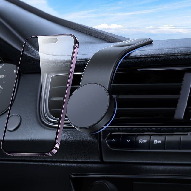 New Product Idea 2024 Durable 360 Rotation Car Phone Holder 2 in 1 MagSafe Wireless Car Mount Charger