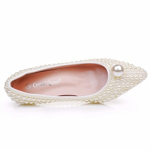 <span class=keywords><strong>5</strong></span> <span class=keywords><strong>cm</strong></span> nouvelle tendance blanc <span class=keywords><strong>Beige</strong></span> luxe pompes chaussures de mariage pour mariée femmes mariée <span class=keywords><strong>talon</strong></span> aiguille bout fermé pompes avec perle - Product Image 3