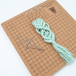 Planche en macramé Planche en liège Grille de 7*7 pouces pour mesurer la fabrication artisanale Créez des créations en macramé et nouage - Product Image 3