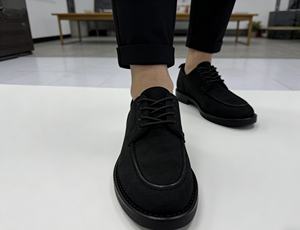 Scarpe da <span class=keywords><strong>Uomo</strong></span> in Finta Pelle Scamosciata con Lacci, Pronte per la Spedizione Diretta, Stile Business Britannico Elegante con Punta Arrotondata - Product Image 2