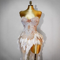 Robe tube blanche ornée de plumes, robe de danse latine sexy, robe de spectacle de scène pour banquet