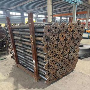 Vis de terre personnalisée pour systèmes photovoltaïques (PV) avec bride réglable, galvanisée à chaud, 4 pales - Product Image 2