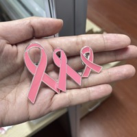 Vente directe d'usine de broches de ruban colorées en forme de coeur Badges de sensibilisation au cancer vêtements cartable et accessoires