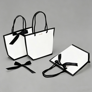 Sacs cadeaux élégants <span class=keywords><strong>noir</strong></span> et blanc avec nœud en satin, sacs en papier d'art de luxe pour boutique de mode, emballage de cosmétiques et de bijoux - Product Image 3
