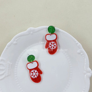 Nouvelles boucles d'oreilles pendantes en acrylique style foulard de Noël, imprimées flocons de neige rouge et vert, pour le Nouvel An - Product Image 2
