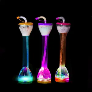 Copos de plástico engraçados para beber bebidas com LED, copo de plástico de 750ml para festa