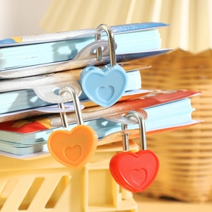 สมุดบันทึกหนังแบบสันห่วงลายการ์ตูนคุโรมิ ของขวัญวันเด็ก ชุดเครื่องเขียน - Product Image 4