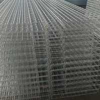 Supports de câbles en treillis métallique galvanisé pour la liaison principale extérieure entre bâtiments de réseau de fibres optiques de campus