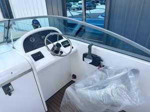 <span class=keywords><strong>Bateau</strong></span> de luxe de 27 pieds avec moteur <span class=keywords><strong>hors</strong></span>-<span class=keywords><strong>bord</strong></span>, cabine de conception, <span class=keywords><strong>bateau</strong></span> de pêche rapide, <span class=keywords><strong>10</strong></span> personnes, mini yacht de 7,3 mètres avec espace - Product Image 4