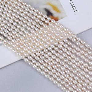 สร้อยคอมุกน้ำจืดธรรมชาติสีขาวขนาด 4-5 มม. ขายส่ง แสงเงาสวยงาม เม็ดมุกทรงข้าว ร้อยเองทำเครื่องประดับ DIY - Product Image 2