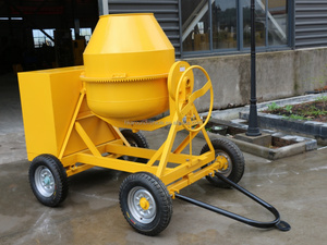 Bétonnière portative à tambour inclinable de 700 L avec moteur diesel à 4 roues Cm700-4D - Product Image 2