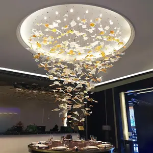 Modern otel lobisinde proje renkli akçaağaç yaprağı cam işık Art deco avize aksesuarları