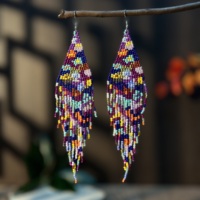 Anting-anting panjang bergaya Bohemian AHAYA dengan manik-manik, bentuk bunga, gaya tribal, rumbai manik-manik, perhiasan pernyataan